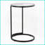 Table basse en forme de C peu encombrante par LumiSource - Structure en métal noir, verre trempé transparent, style moderne