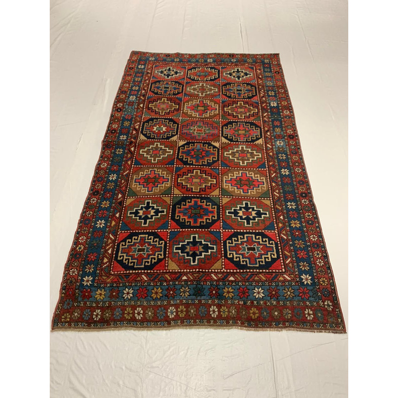 Tapis de style tribal 4 x 8