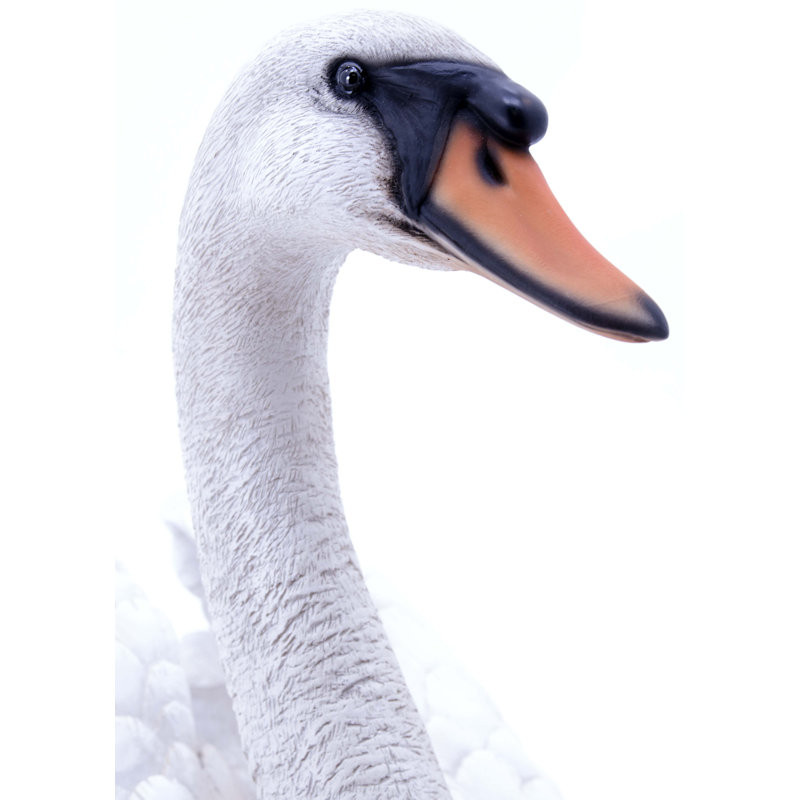 Statue swan