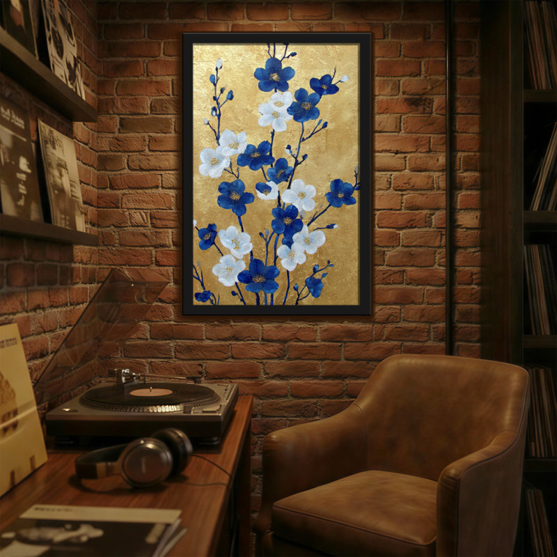 Plantes et fleurs bleues et blanches sur fond doré