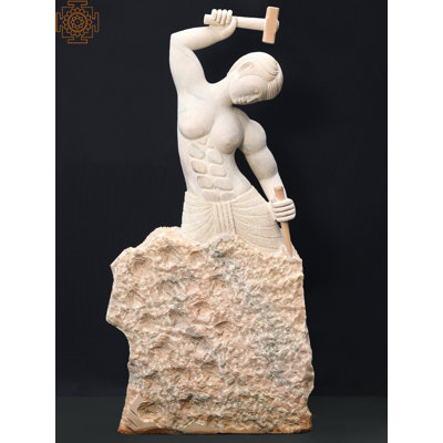 Sculpture en pierre de 67 po fabriquée par un homme - sculpture d'art moderne et monumentale se découpant dans le roc, décoration inspirante pour bureaux et studios
