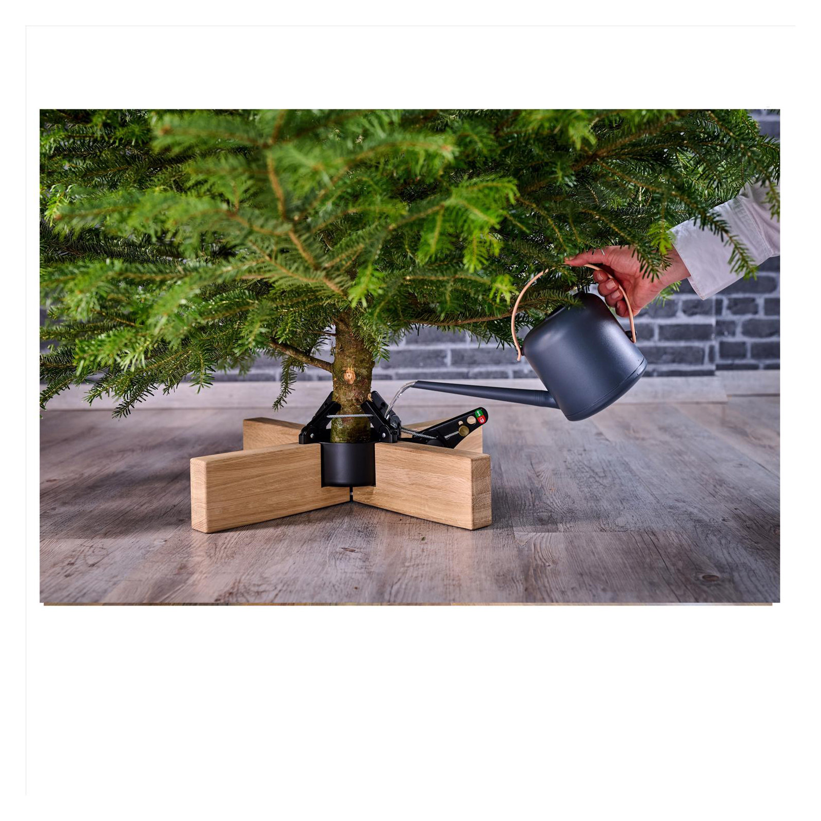 Krinner Kopenhagen Modern Christmas Tree Stand, Oak