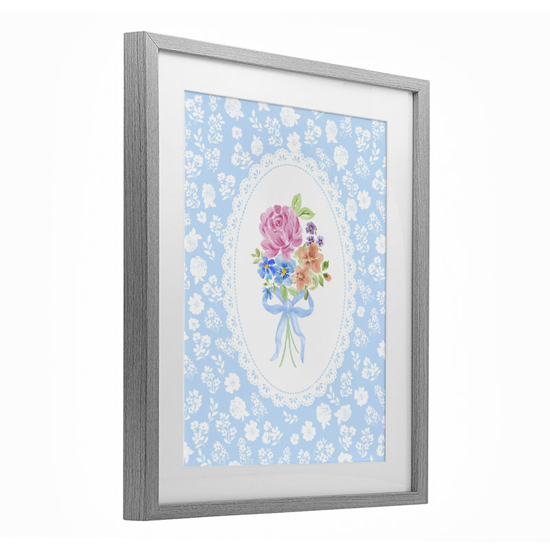 «Blue Feminine Bouquet», reproduction sous verre, conception de Corinne Haig, H 21 po x l 17 po, Cadre de ferme gris