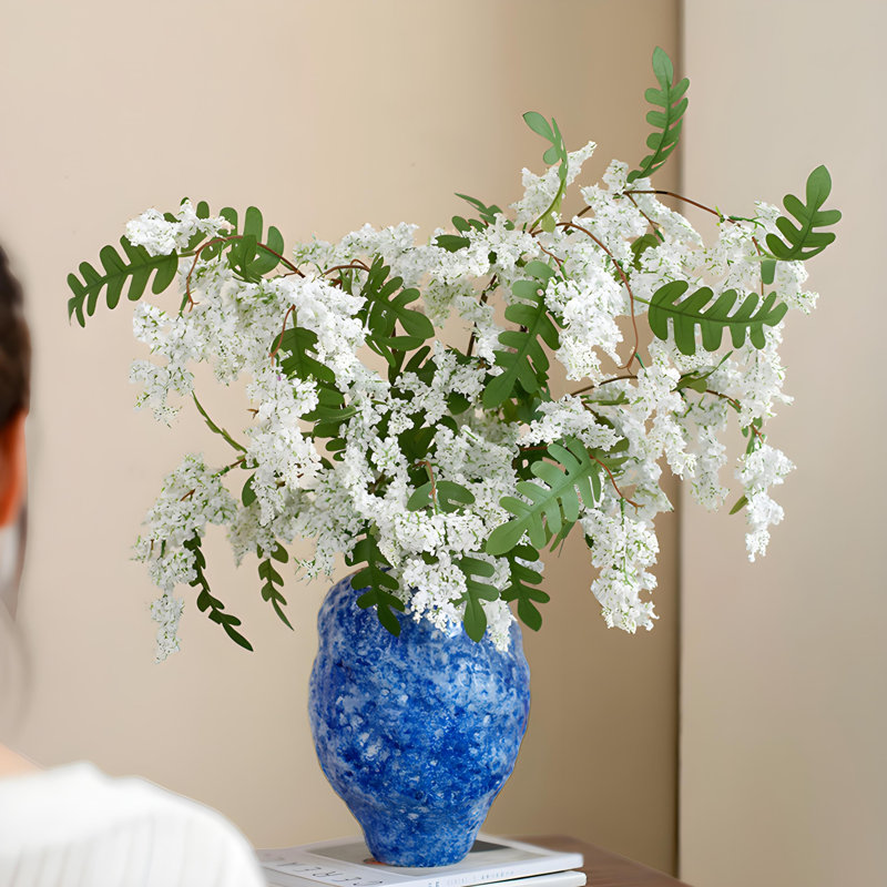 Ornements de fleurs simulées