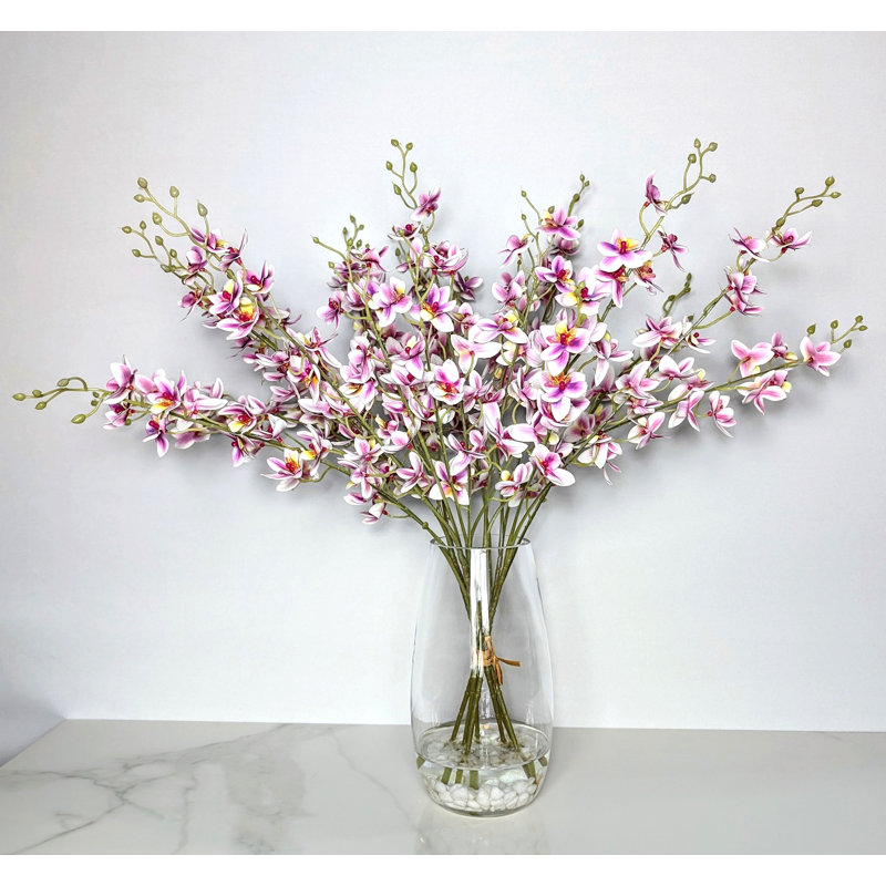 Arrangement d'orchidées dans un vase