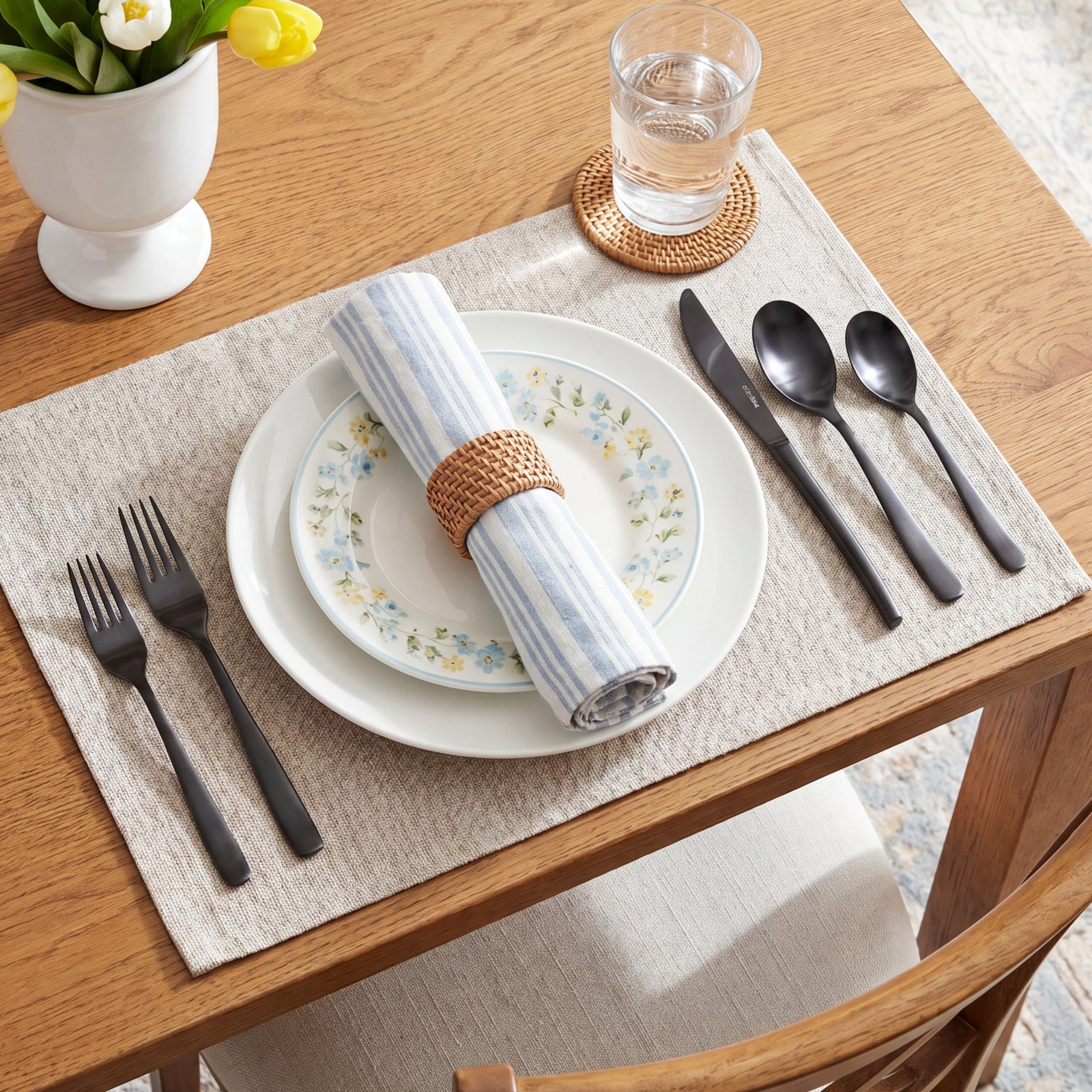 Curved Flatware Set - Service for 4, Matte Black