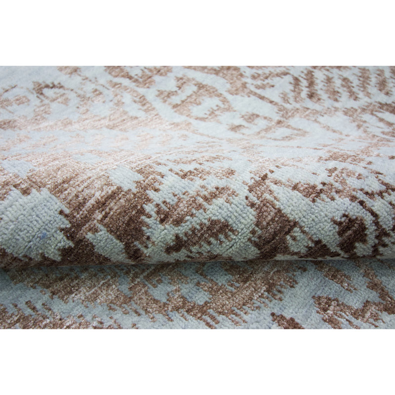 Damask Area Rug in Silver, Rectangle 9' x 12'