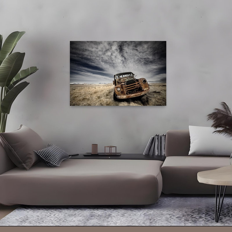 Camion rouillé, ciel spectaculaire, paysage rétro classique et dramatique, affiche murale nature, H 32 po x l 48 po