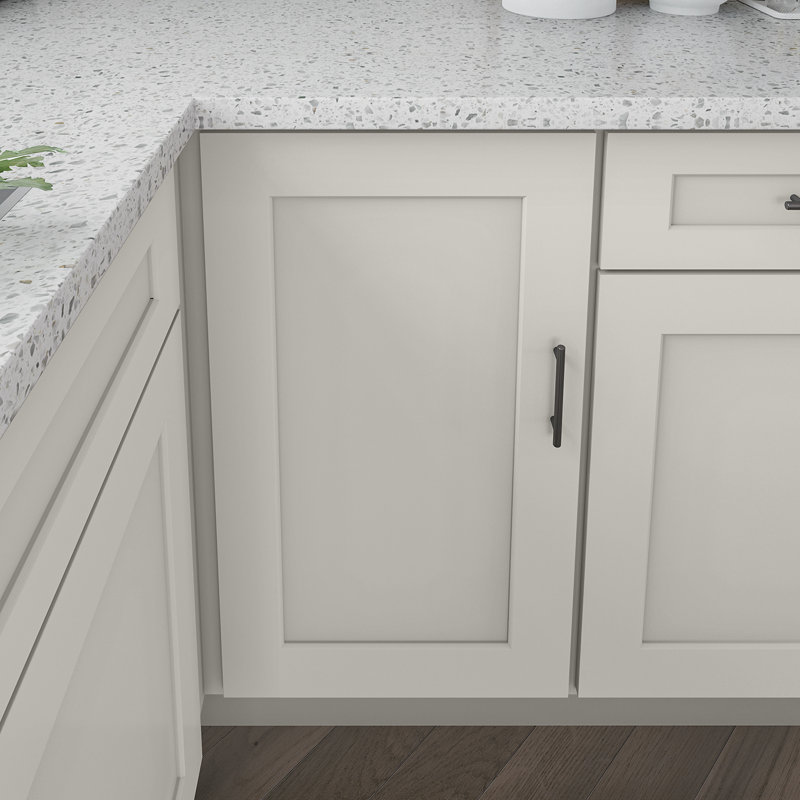 Armoire d'angle à base basse, Crème Shaker, L 36 po x H 34,5 po x P 24 po