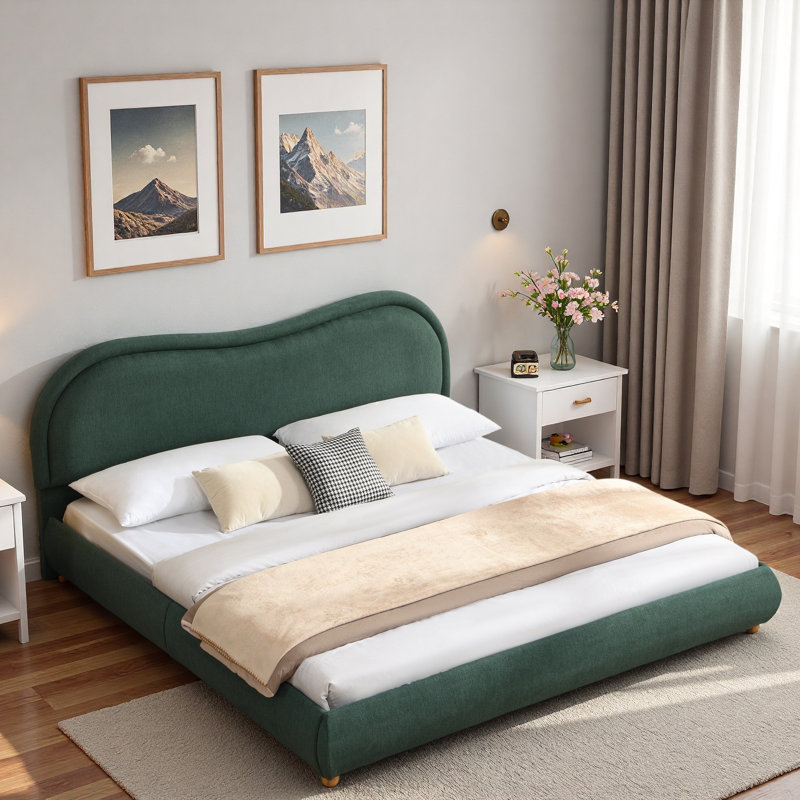 Lit plateforme tapissier avec tête de lit courbée, pieds en bois et lattes de bois, Très grand lit