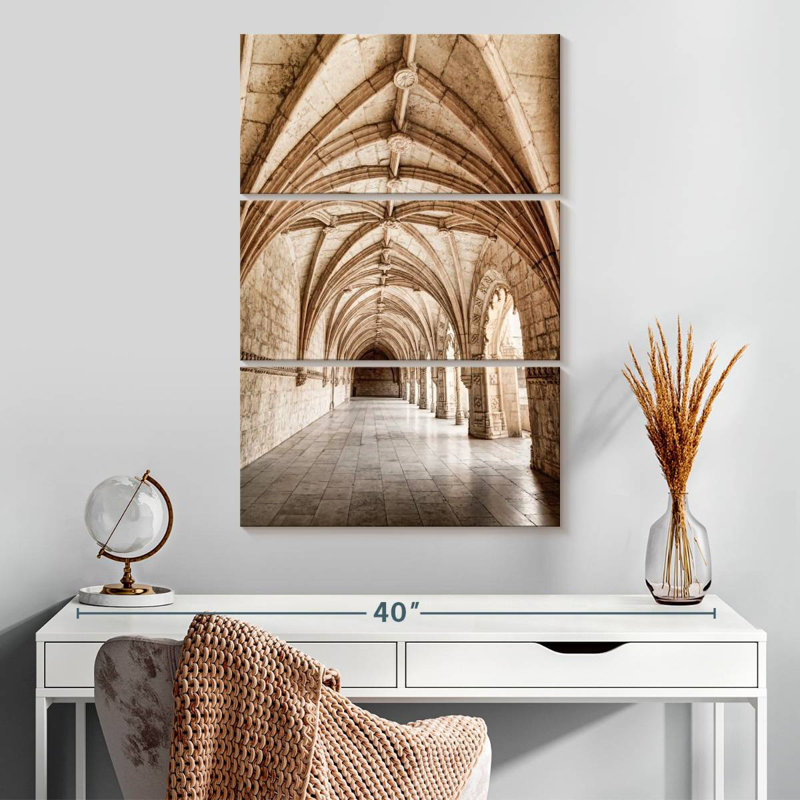 Couloir du monastère Nicci Jeronimos, H 32 po x l 20 po