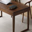 Bureau simple et exquis en noyer à double tiroir-373179078