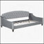 Lit de jour capitonné moderne de luxe, simple, gris avec structure en contreplaqué durable et revêtement en velours pour un confort élégant