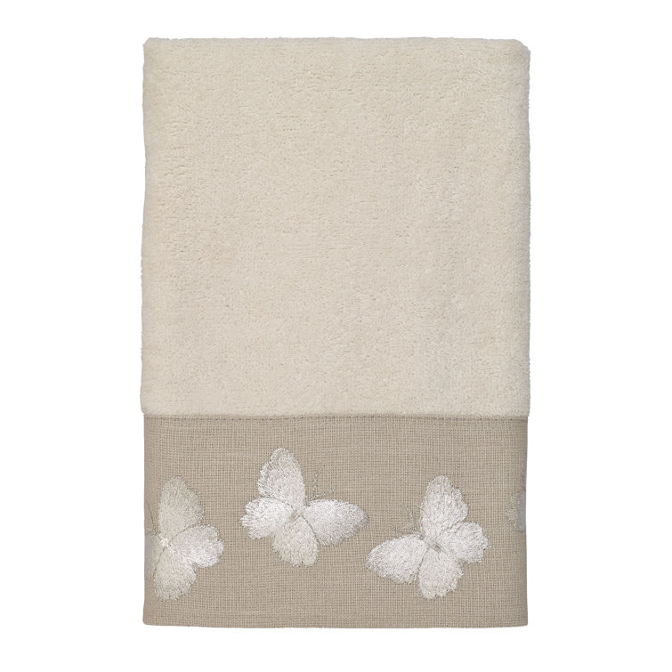 Avanti Modern Farmhouse Fingertip Towel - White