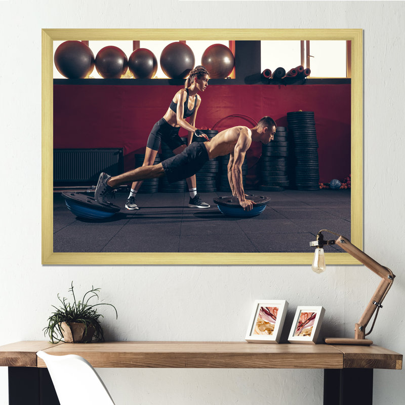 Athlétisme, femme avec haltères - décoration murale aérobie et musculation_106273, H 16 po x l 32 po x P 1 po