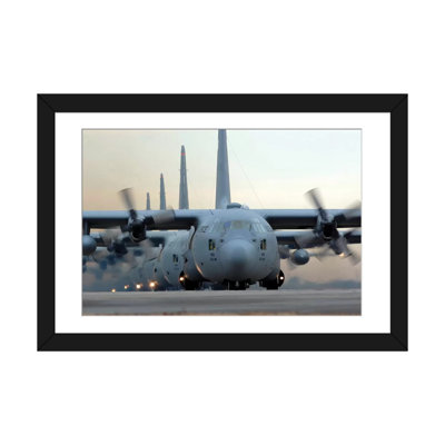 « c-130 hercules », reproduction de photo sur toile, "à partir d’une sortie à six navires" pour une mission