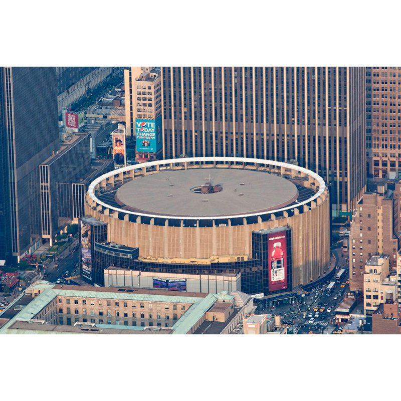 Madison Square Garden, H 12 po x l 18 po