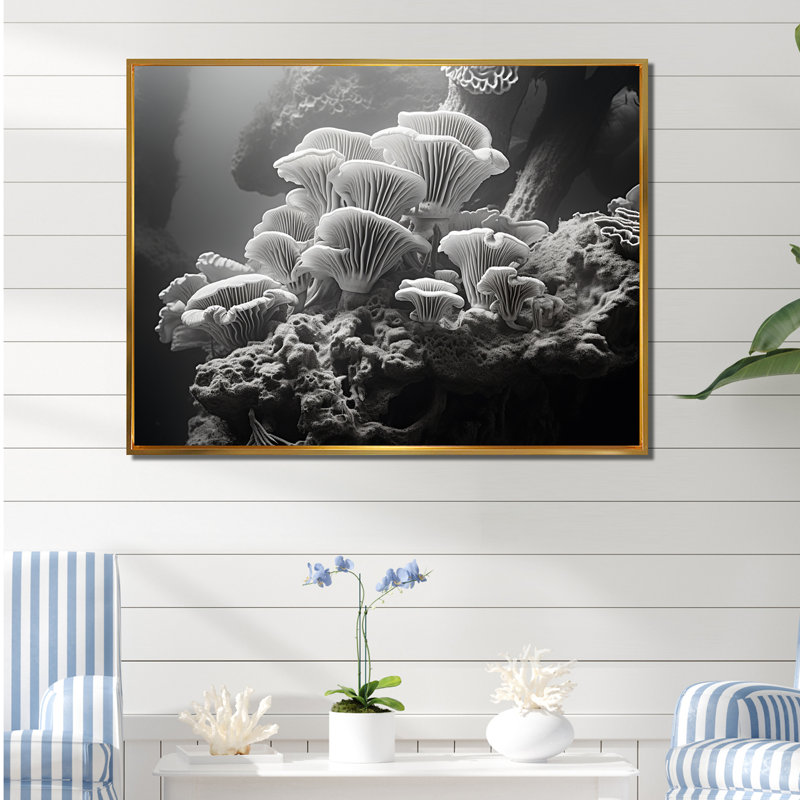 Anémone noire et blanche I sur toile, H 30 po x l 40 po x P 1,5 po, Cadre flottant doré