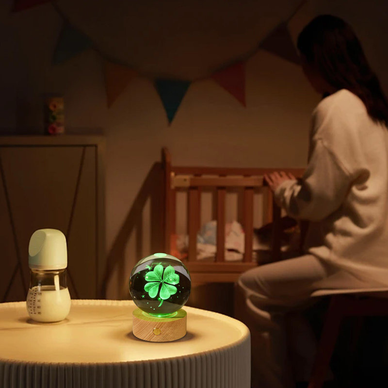 Base de charge lumineuse en cristal sculpté veilleuse à quatre feuilles
