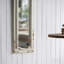 Miroir de plancher 11,8 x 1,6 x 69,3 po avec finition blanche vieillie
