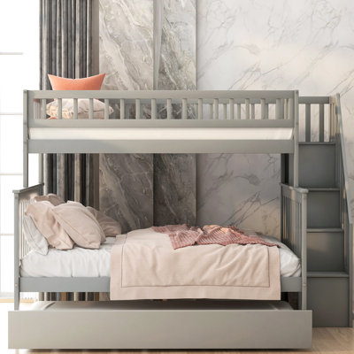 Lit superposé simple au-dessus d'un lit double avec lit gigogne gris - élégant et fonctionnel, escalier de rangement pour matériaux, style moderne