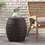 Table d'appoint d'extérieur durable en osier avec finition résistante aux intempéries, parfaite pour le patio ou la véranda