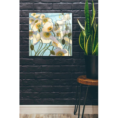 «Chantilly» par Shirley Novak, art mural en verre acrylique, 24 po x 24 po