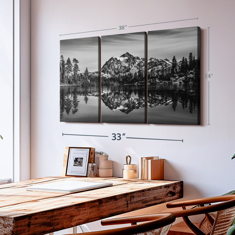 «Monochromatique Mountain», 3 pièces sur toile, H 24 po x l 38 po x P 1,25 po