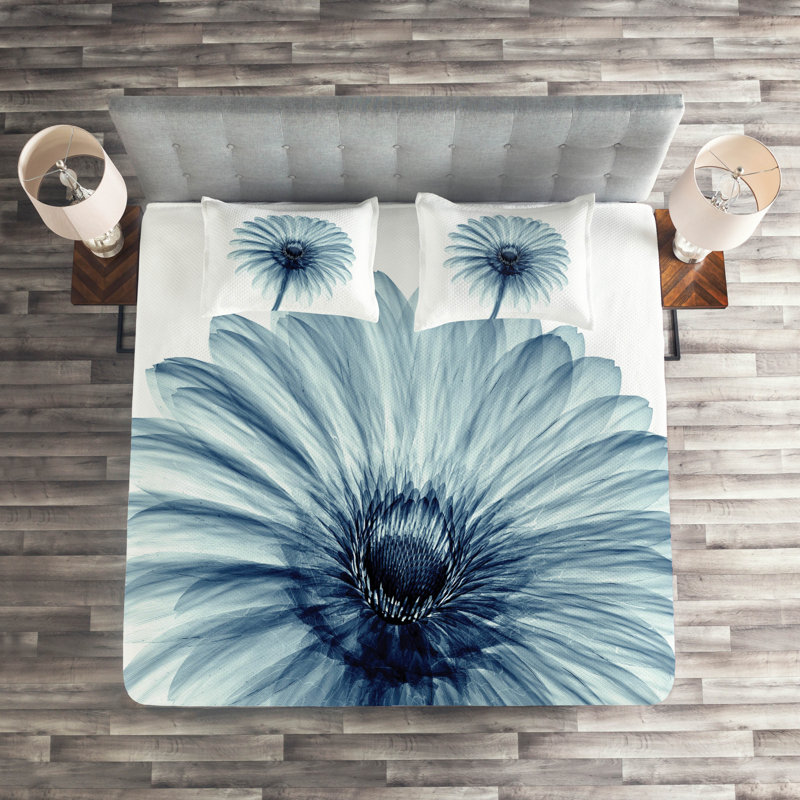 Flower Farmhouse / Country Polyester Coverlet, King Bedspread + 2 Shams
