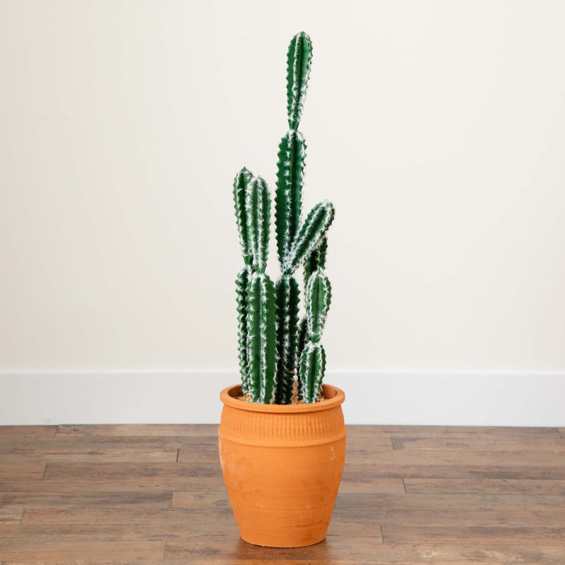 Cactus artificiel en pot terre cuite, H 41 po x l 10 po x P 10 po