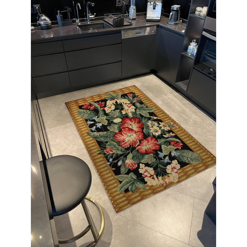 Tapis décoratif noir et jaune multicolore à motif de roses et de fleurs, Rectangle 3 pi 3 po x 6 pi 7 po