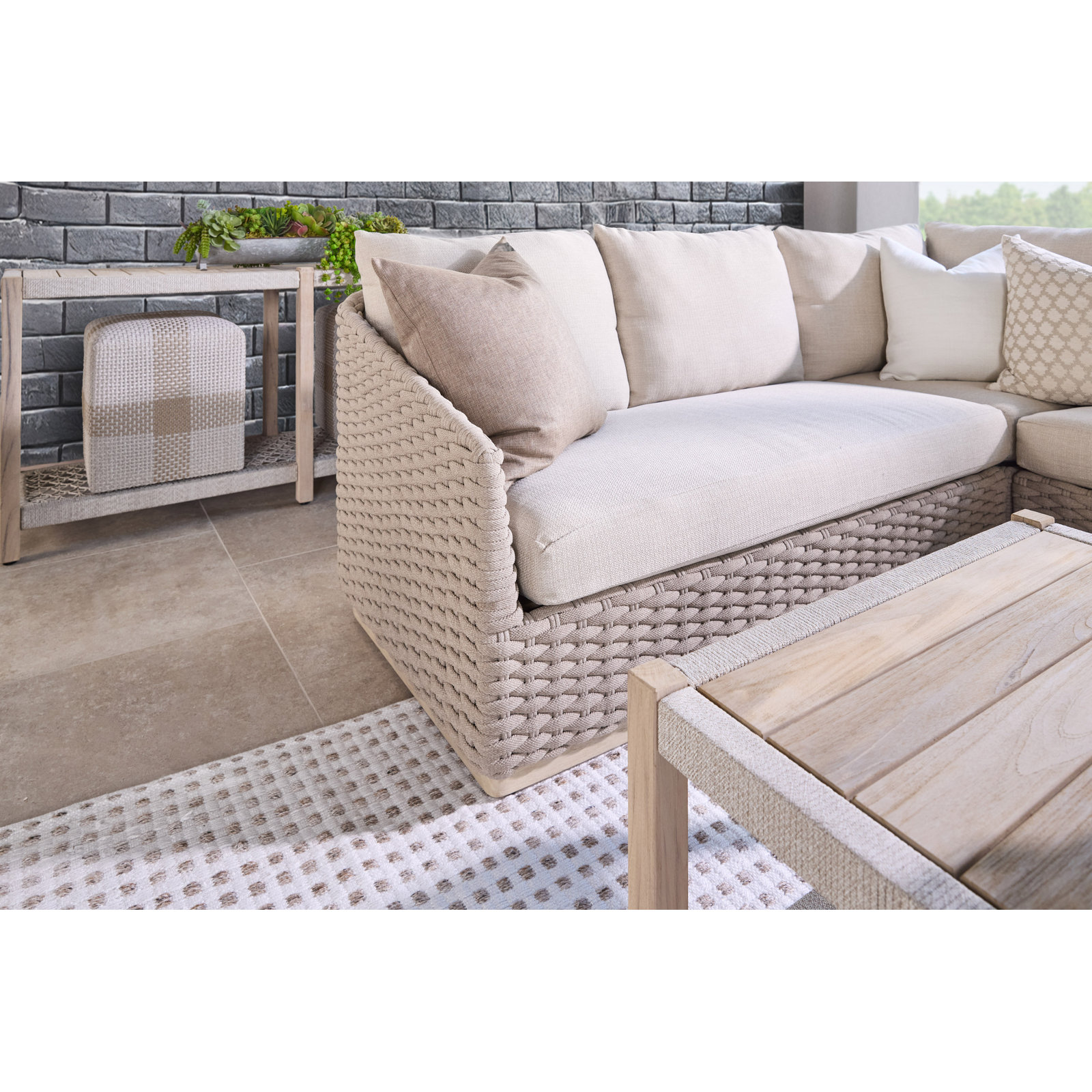 Outdoor Ottoman, Brown/White