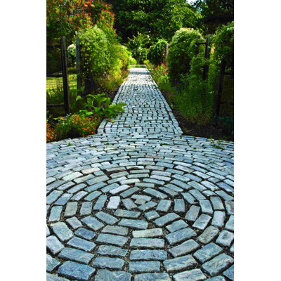 " Cobble Stone Walk 2 "