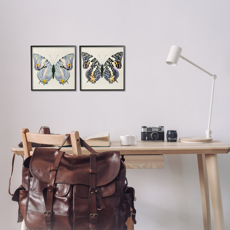  «Butterflies with Yellow», ensemble de 2 estampes numériques par Susan Arnot, H 12 po x l 12 po, Giclée encadrée noir minuit