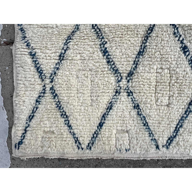 Tapis marocain moderne de conception marocaine Beni Ourain. Options personnalisées disponibles