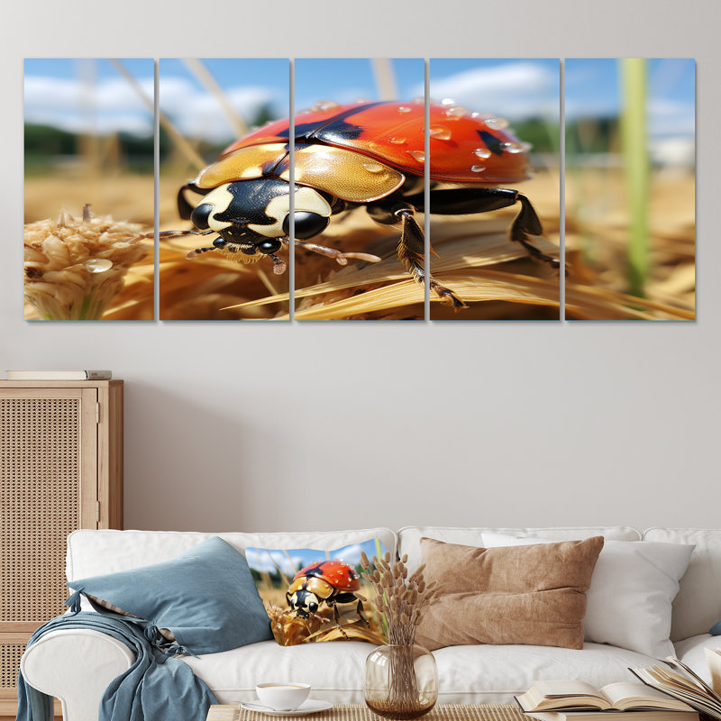 Curious Ladybug Meadows - Coccinelle, art mural 5 pièces, H 28 po x l 60 po