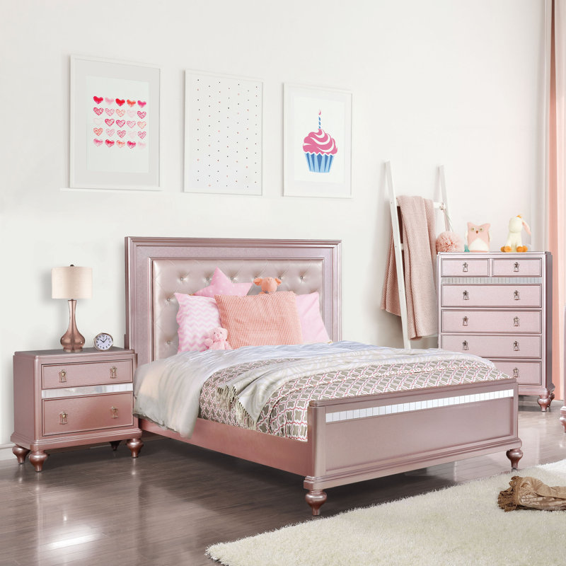 Ensemble de chambre à coucher grand lit en bois 3 pièces Annistyn, Grand, 3 Pcs: Bed, Nightstand, Chest
