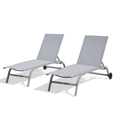 2 chaises longues grises. 5 options réglables, aluminium protégé, matériau, roues pour la mobilité, chaises longues de plage à assemblage facile - sièges très larges,, position