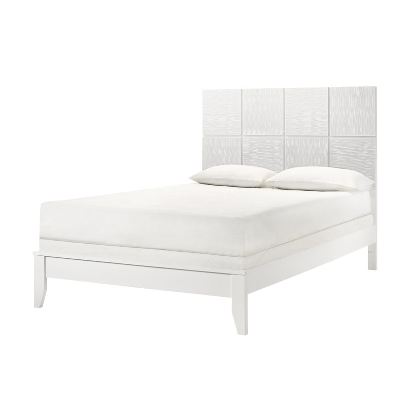 Grand lit contemporain de 1 pièce, finition blanche, façade texturée, tête de lit à panneau géométrique, style de chambre à coucher en bois