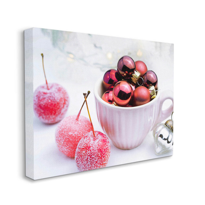 «Gleaming Red Christmas Ornaments», art mural sur toile par Lil 'Rue, H 36 po x l 48 po x P 1,5 po