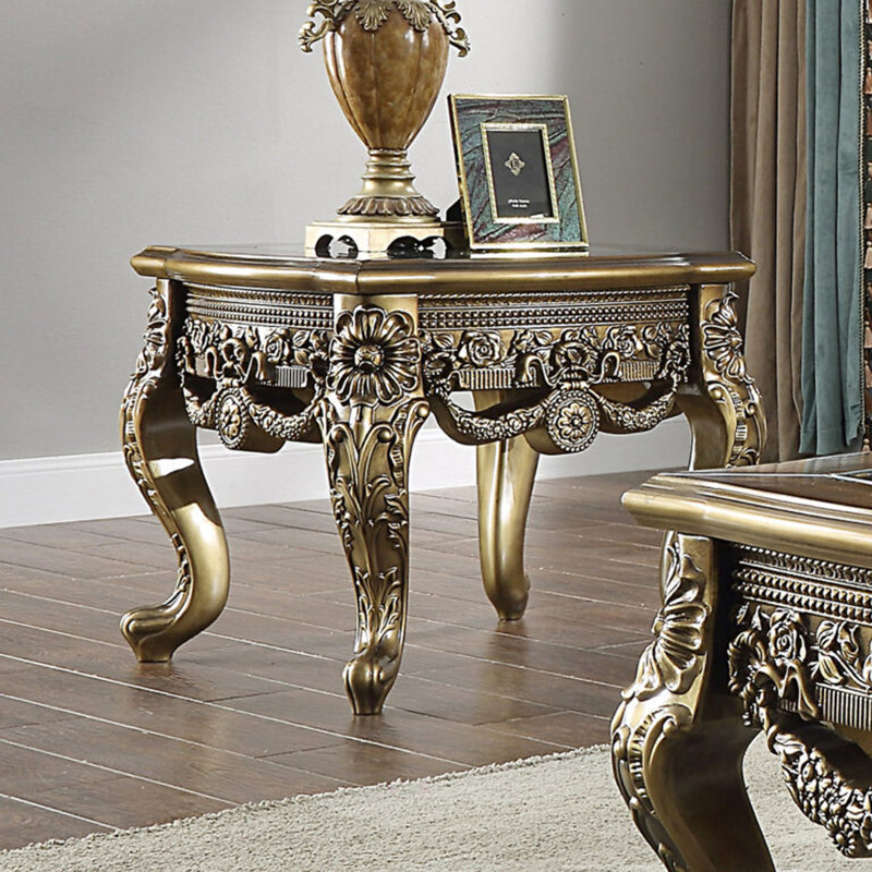 Table de bout carrée en cerisier et or sculptée à la main avec pieds sculptés, Argent
