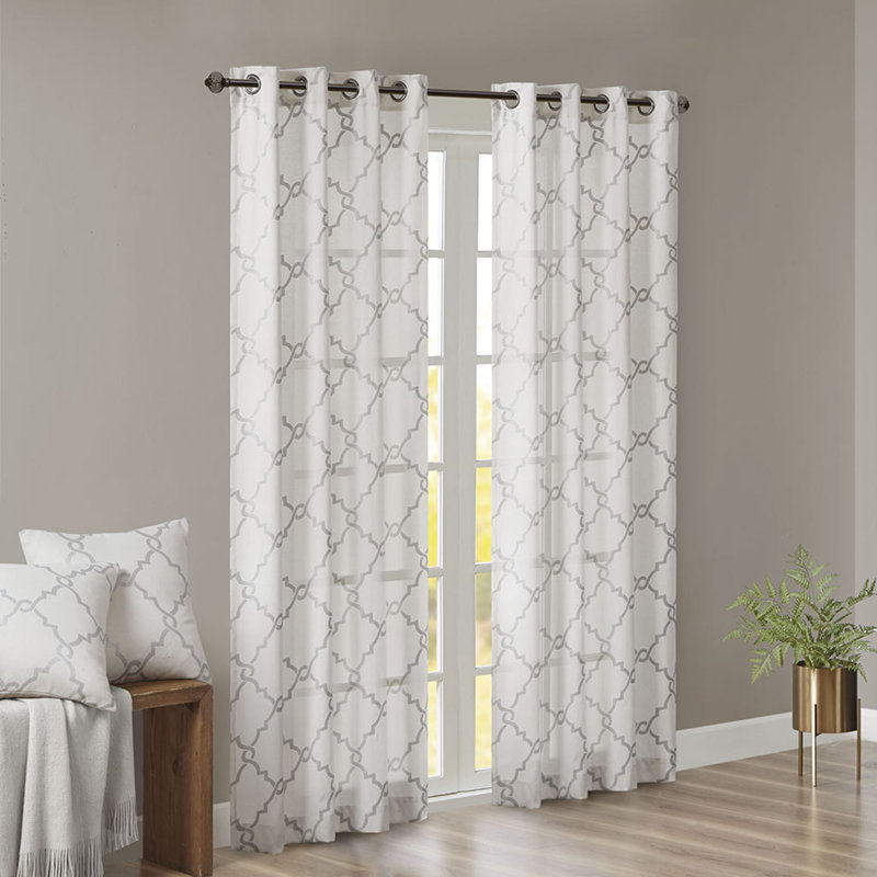 Panneau de rideau semi-transparent en polyester Stamatoula, Ivoire/Gris, L 50 po x L 95 po