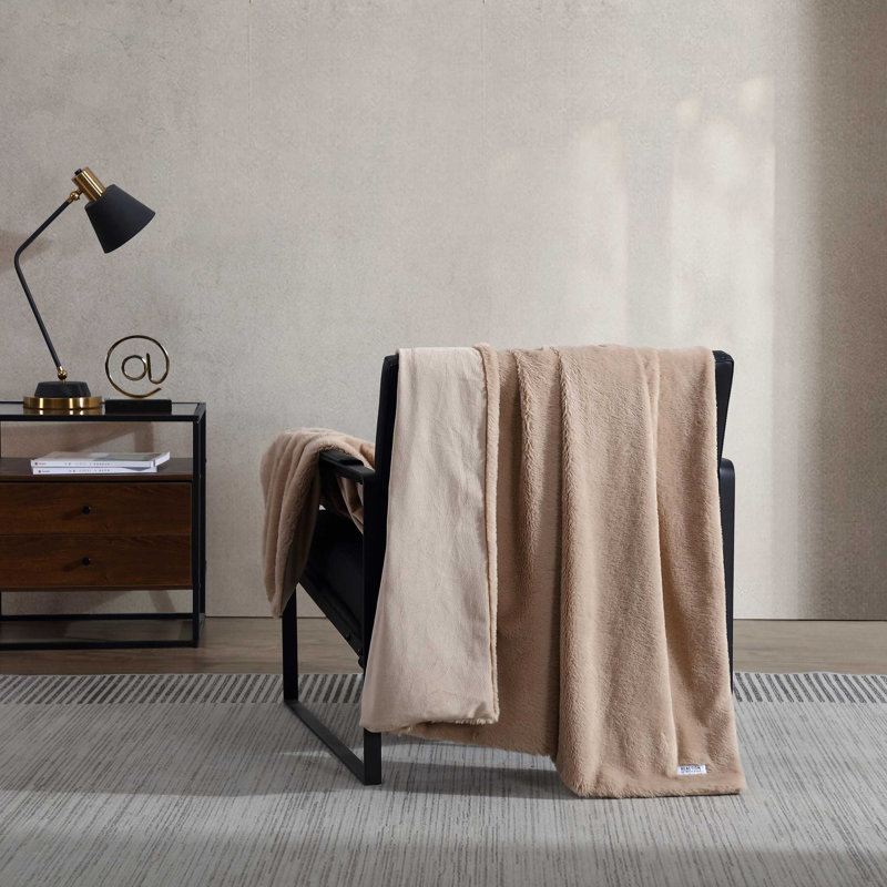 Jeté en fausse fourrure Cole, Beige