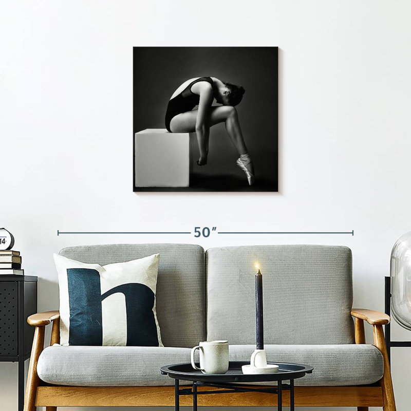 Enn Ballet Dancer On A Box