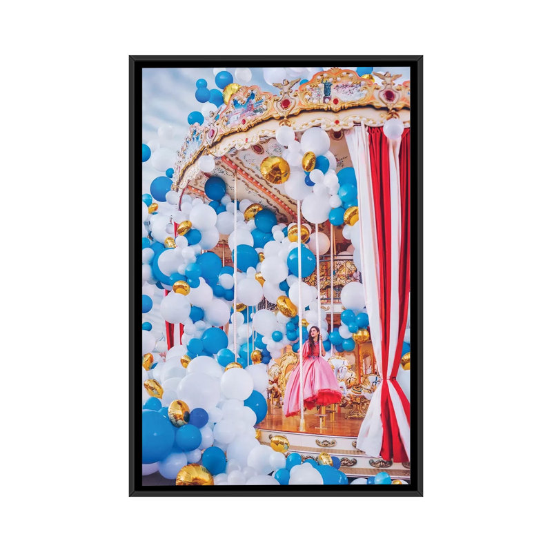 Carrousel de Moscou par Hobopeeba-impression, H 26 po x l 18 po x 1,5 po, Toile avec cadre noir, Pas de tapis