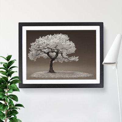 XH1022-8129X Splendid Tree - Single Picture Frame Print