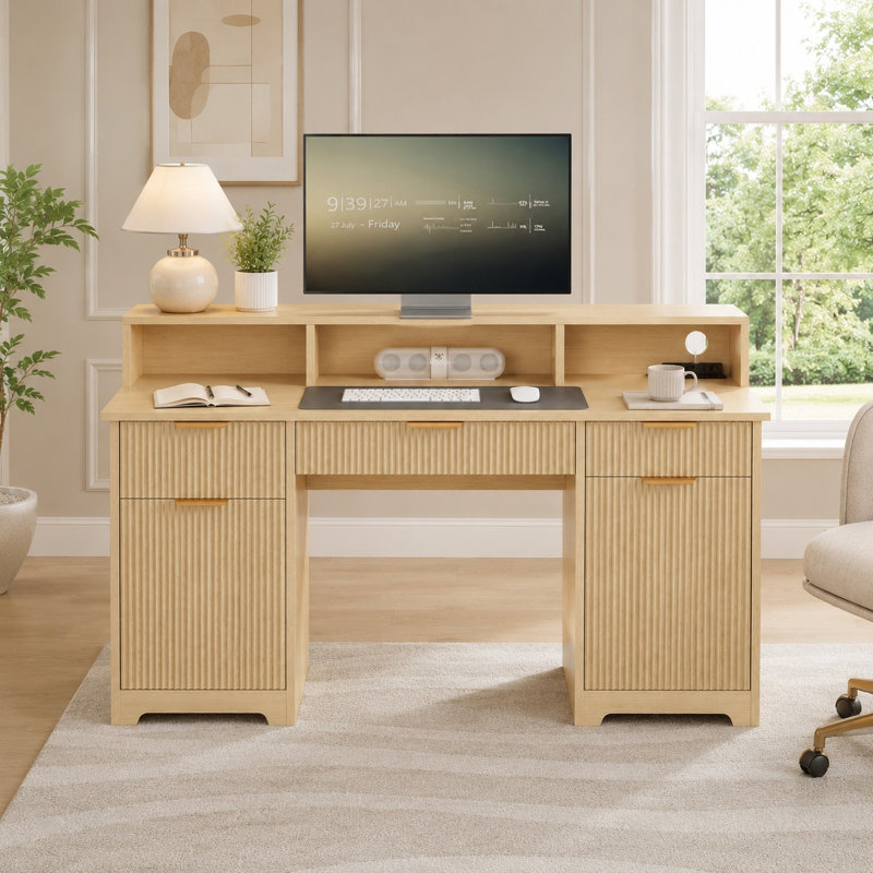 Bureau d'ordinateur cannelé moderne l 59 po avec huche, bureau à domicile avec 3 tiroirs, armoires de rangement et prises de courant