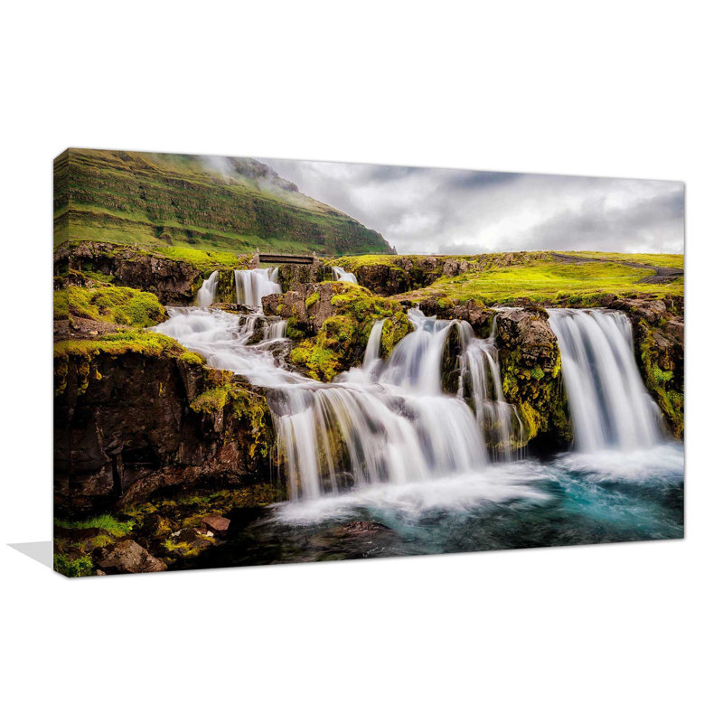«Beneath The Falls», reproduction de photo sur toile, H 18 po x l 30 po x P 1 po, Toile tendue