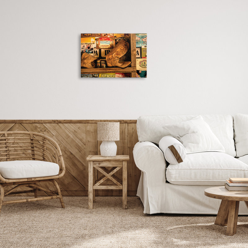"Western bottes on Shelf" par JG Studios, H 16 po x l 24 po