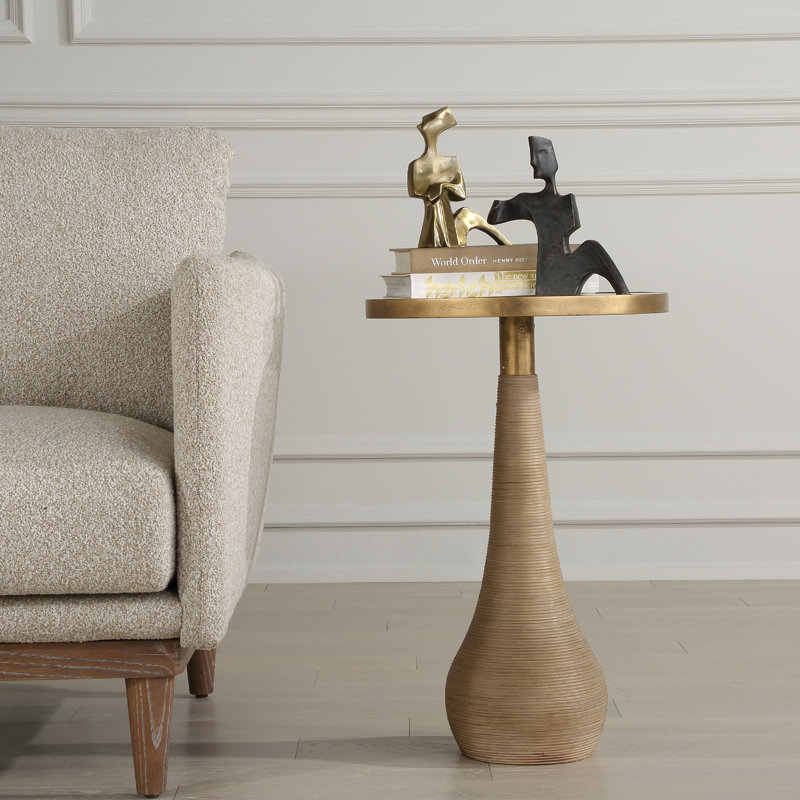 Table d'appoint en laiton Nykiah